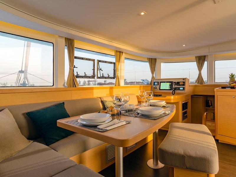 Book yachts online - catamaran - Lagoon 42 - Mojito (AC, Generator, Watermaker) - rent