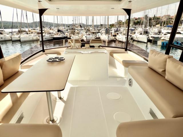 Book yachts online - powercatamaran - Bali 4.3 MY - SIERRA - rent