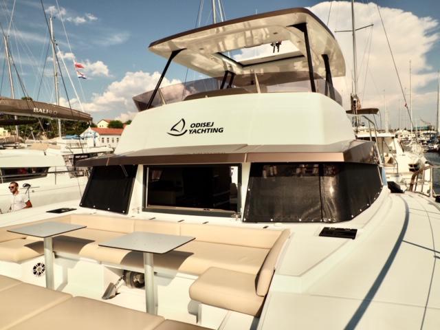 Book yachts online - powercatamaran - Bali 4.3 MY - SIERRA - rent