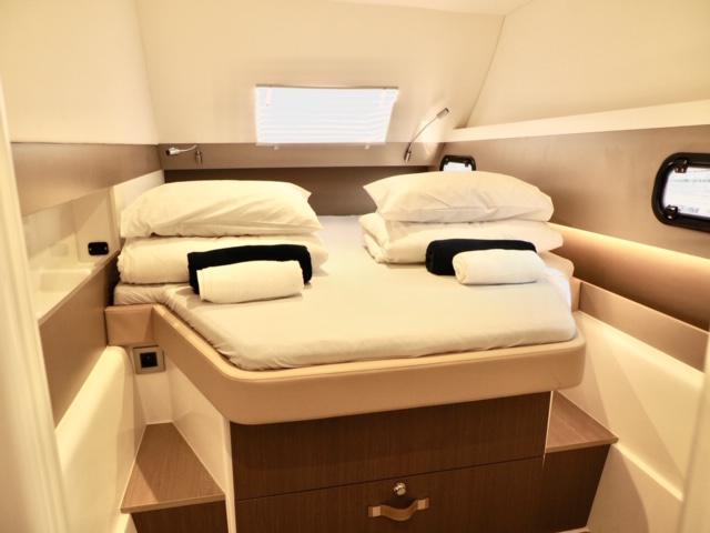 Book yachts online - powercatamaran - Bali 4.3 MY - SIERRA - rent