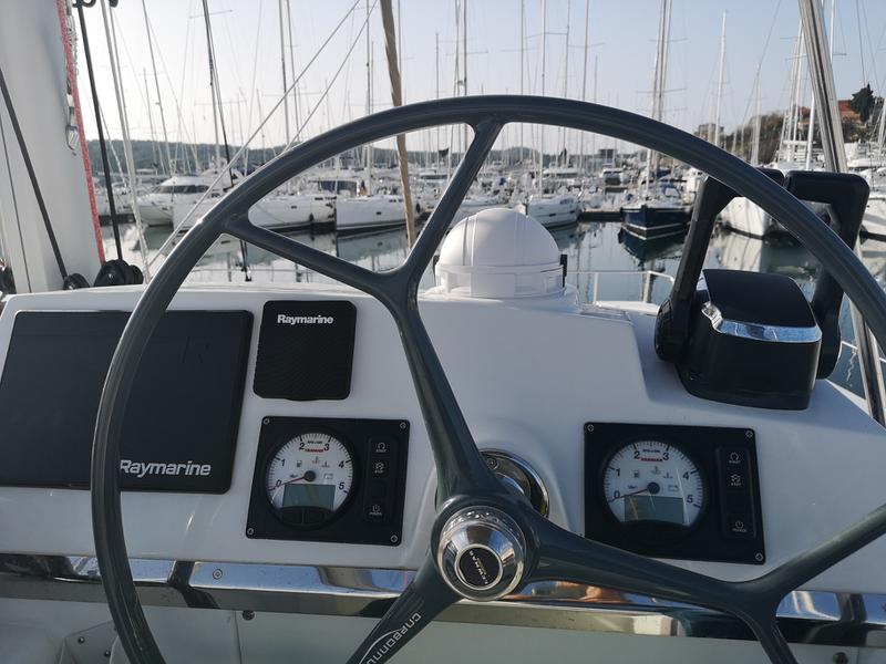 Book yachts online - catamaran - Bali 4.1-3 cab. ROLL MAINSAIL - LADY POLA  - rent