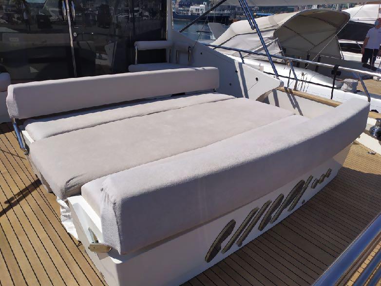 Book yachts online - motorboat - Jaguar Squadron 80 - Ellepi one - rent