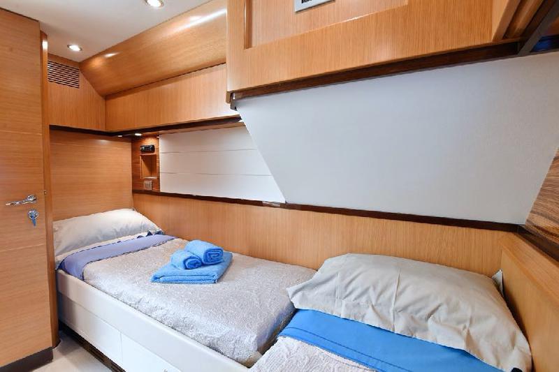 Book yachts online - motorboat - Sanico 60 - nessun nome - rent