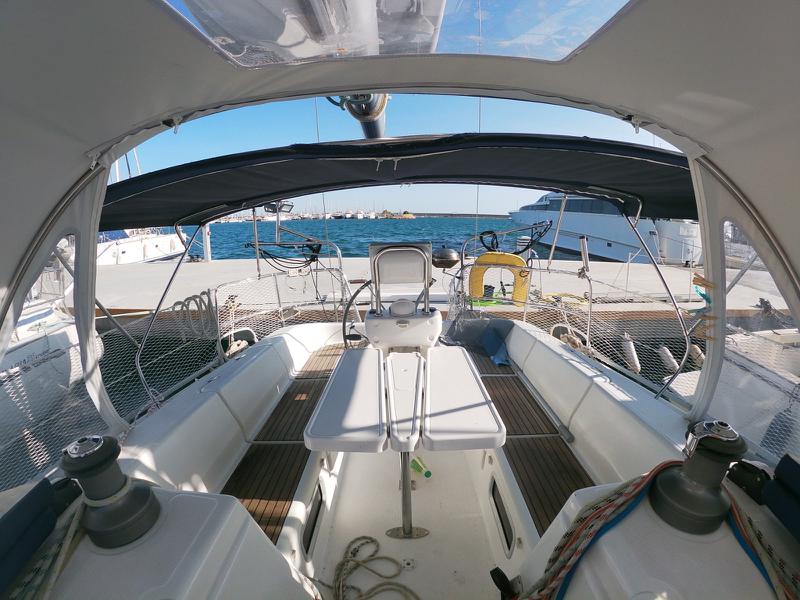 Book yachts online - sailboat - Harmony 42 - Martina - rent