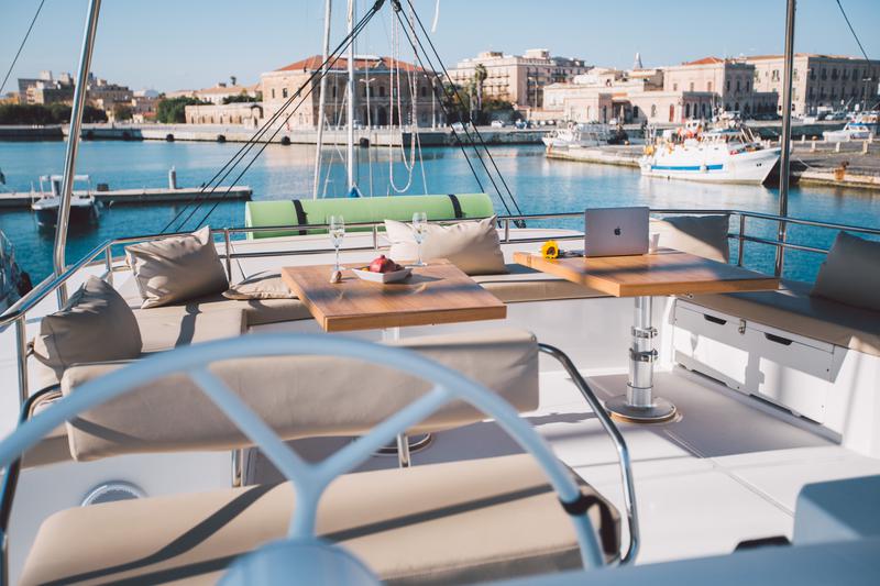 Book yachts online - catamaran - Bali 5.4. - Sikelia - rent