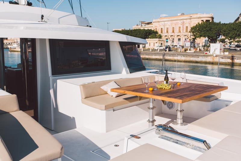 Book yachts online - catamaran - Bali 5.4. - Sikelia - rent