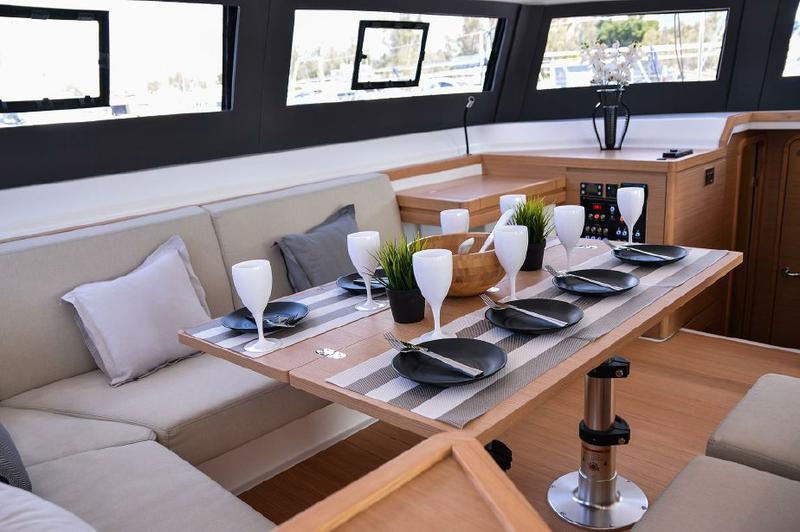 Book yachts online - catamaran - Dufour Catamaran 48 - Jovy - rent