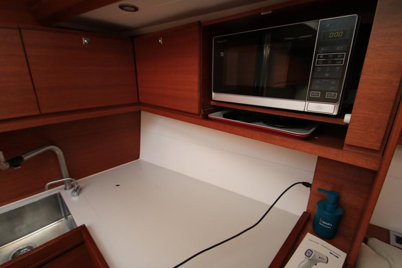 Book yachts online - sailboat - Dufour 500 Grand Large - Nirvana (refit 2020) - rent