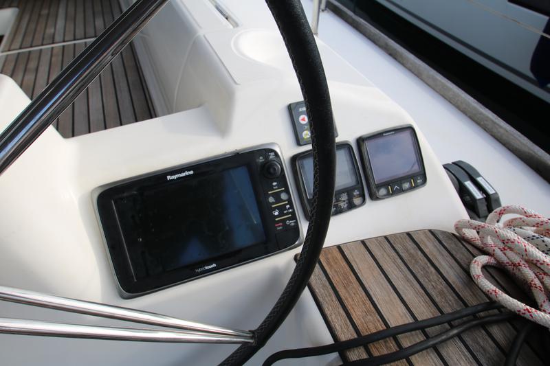Book yachts online - sailboat - Dufour 500 Grand Large - Nirvana (refit 2020) - rent