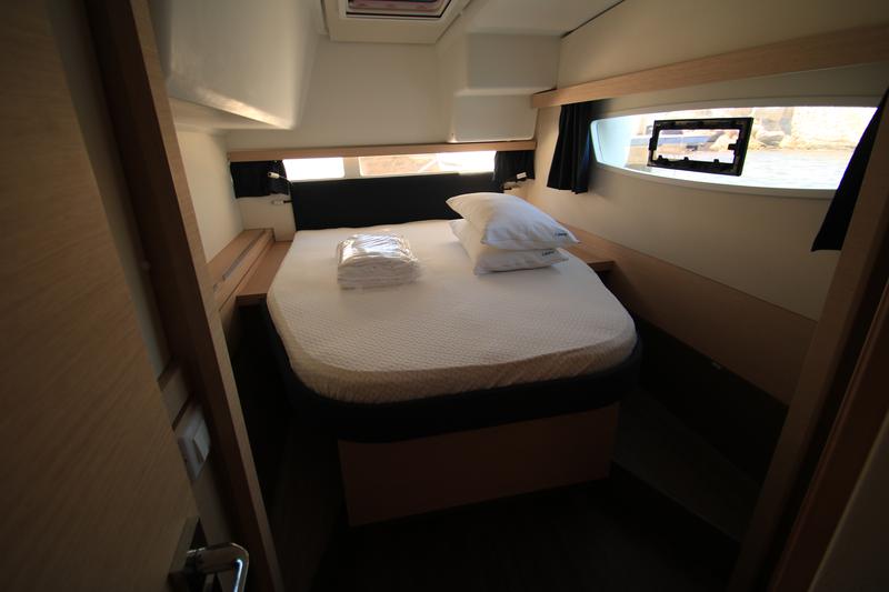 Book yachts online - catamaran - Fountaine Pajot Lucia 40 - Lipara (Ac+Gen+Wm) - rent