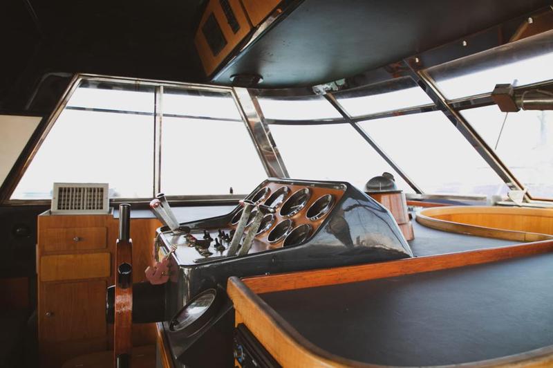 Book yachts online - motorboat - Riva 45 SuperAmerica - Hidra 1977 (Refit 2020) - rent