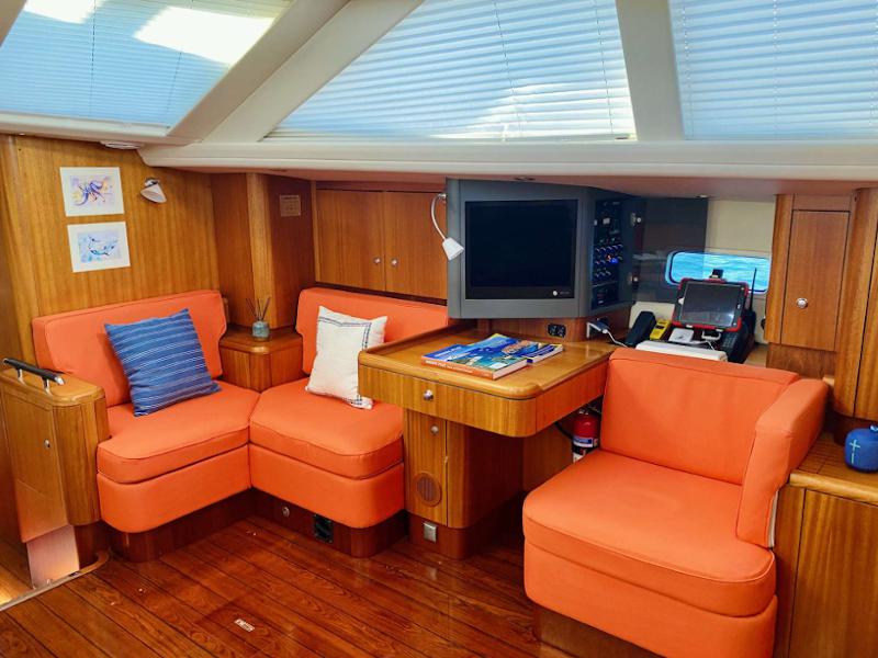 Book yachts online - sailboat - Najad 570 CC - LUNULATA - rent