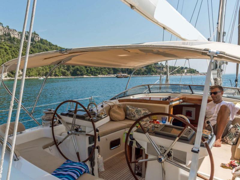 Book yachts online - sailboat - Najad 570 CC - LUNULATA - rent