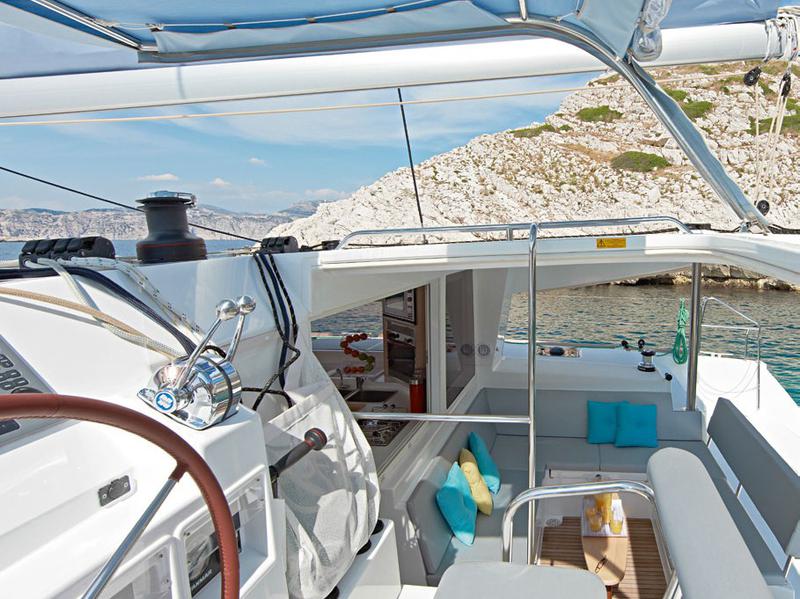 Book yachts online - catamaran - Lagoon 400 S2 - Caciarda - rent