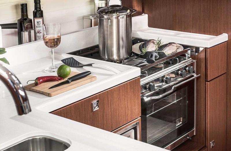 Book yachts online - sailboat - Bavaria 46 Cruiser - Monsieur - rent