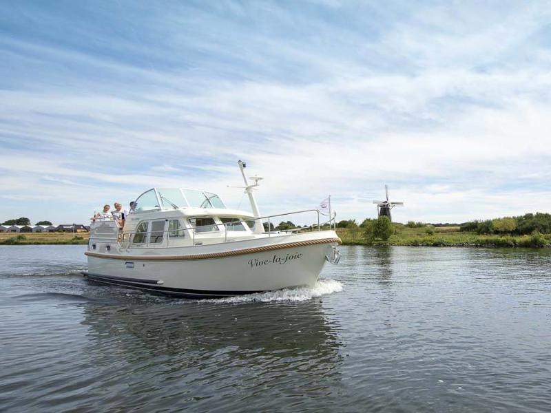 Book yachts online - motorboat - Linssen Grand Sturdy 35.0 AC - Stella - rent