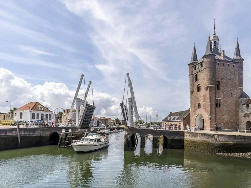 Book yachts online - motorboat - Linssen Grand Sturdy 45.0 AC - Florina - rent