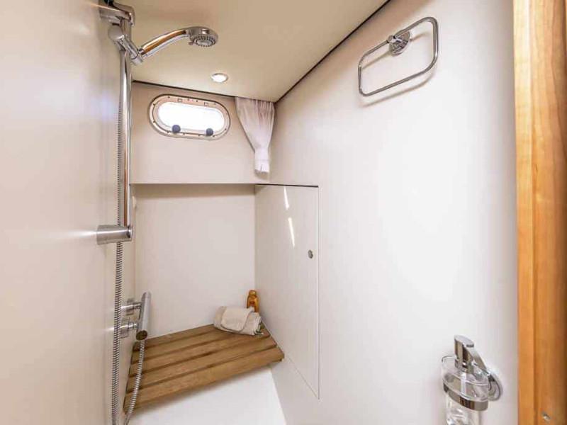 Book yachts online - motorboat - Linssen Grand Sturdy 45.0 AC - Florina - rent