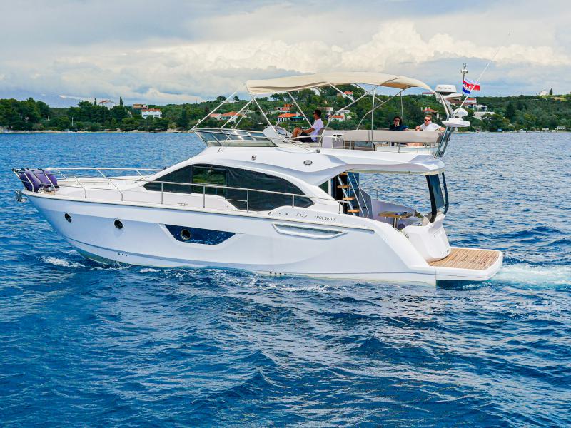 Book yachts online - motorboat - Sessa Fly 47 - Star Dust - rent