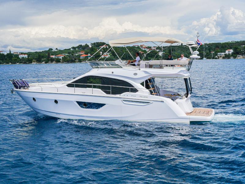 Book yachts online - motorboat - Sessa Fly 47 - Star Dust - rent