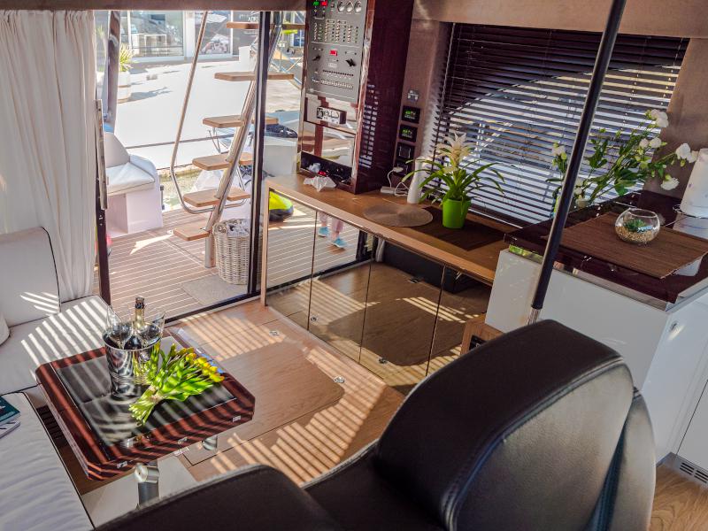 Book yachts online - motorboat - Sessa Fly 47 - Star Dust - rent