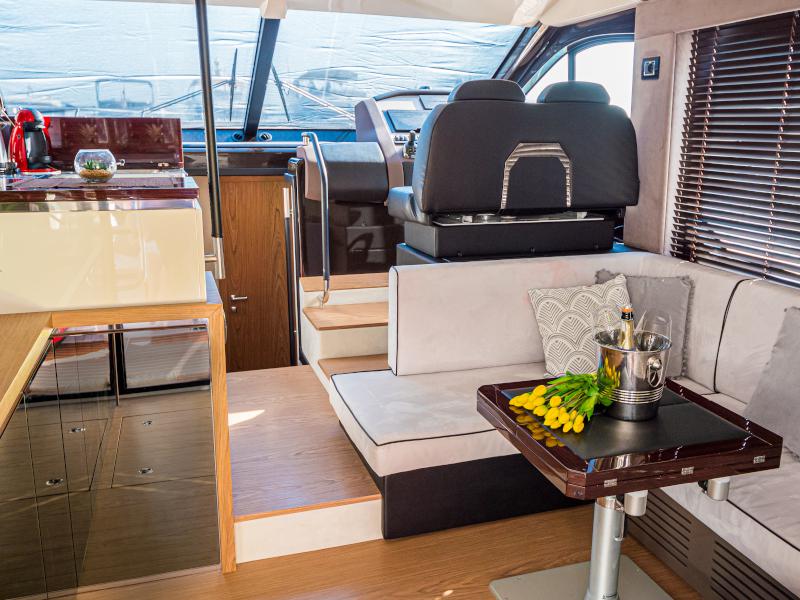 Book yachts online - motorboat - Sessa Fly 47 - Star Dust - rent