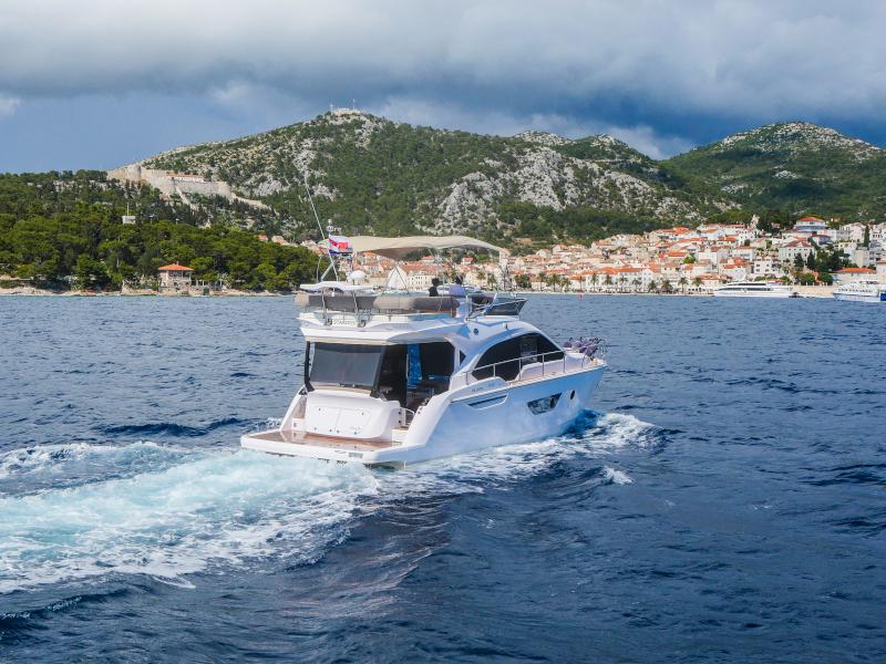 Book yachts online - motorboat - Sessa Fly 47 - Star Dust - rent