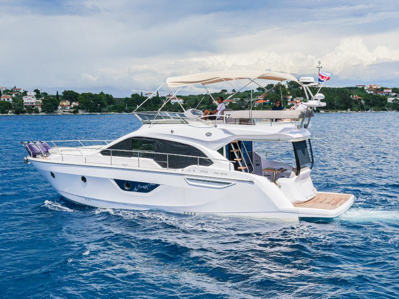 Book yachts online - motorboat - Sessa Fly 47 - Star Dust - rent