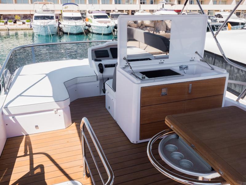Book yachts online - motorboat - Sessa Fly 42 - Jupika II - rent