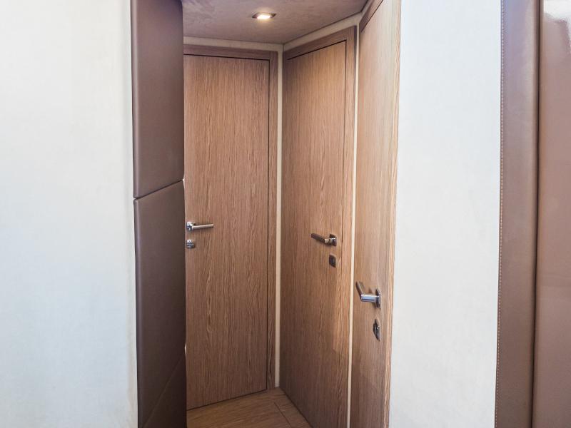 Book yachts online - motorboat - Sessa Fly 42 - Jupika II - rent