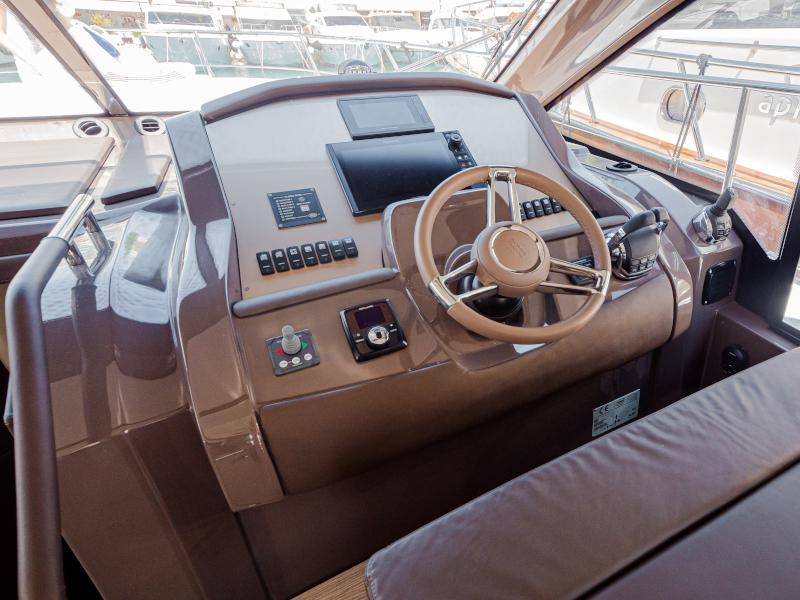 Book yachts online - motorboat - Sessa Fly 42 - Jupika II - rent