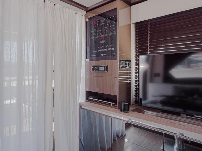 Book yachts online - motorboat - Sessa Fly 42 - Jupika II - rent