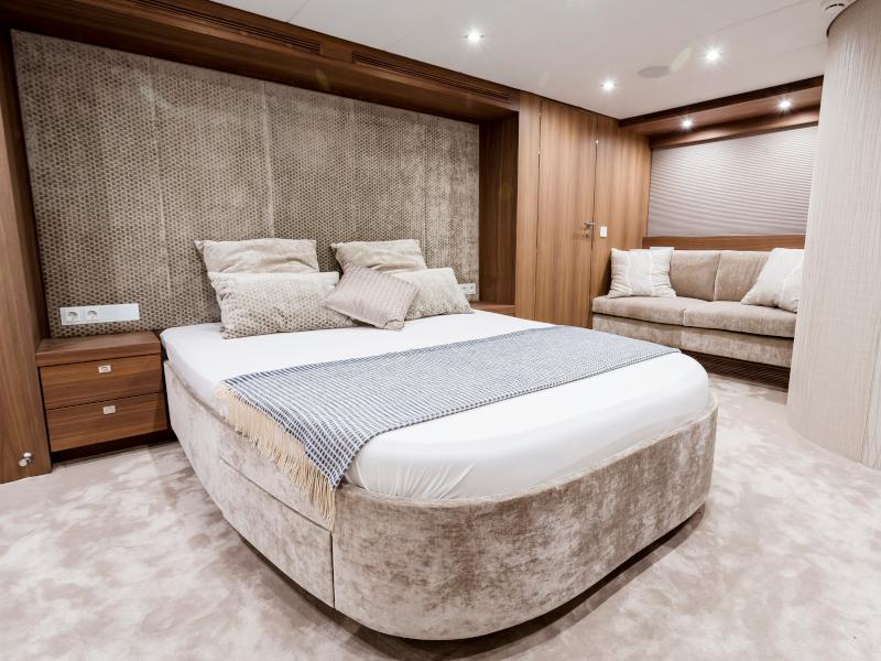 Book yachts online - motorboat - Timeless 78 - Super Yacht - rent