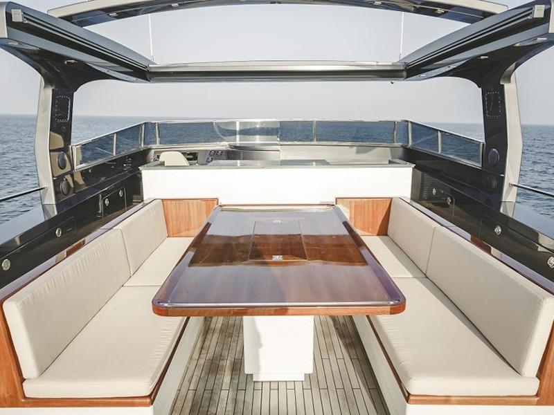Book yachts online - motorboat - Timeless 78 - Super Yacht - rent