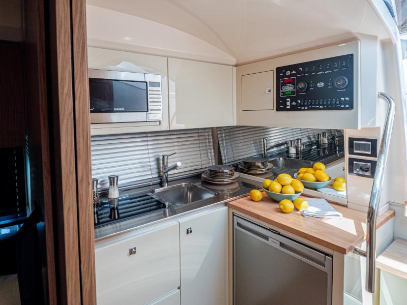 Book yachts online - motorboat - Sessa C35 - Jupika - rent