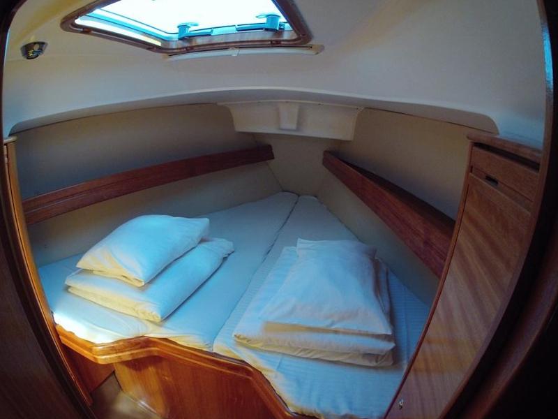 Book yachts online - sailboat - Bavaria 30 - ANA - rent