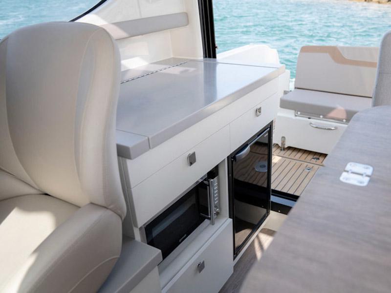 Book yachts online - motorboat - Quicksilver Activ 905 Weekend - JULIO - rent