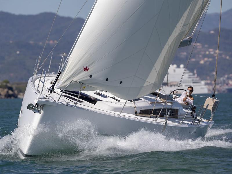 Book yachts online - sailboat - Dufour 430 - Victoria - rent