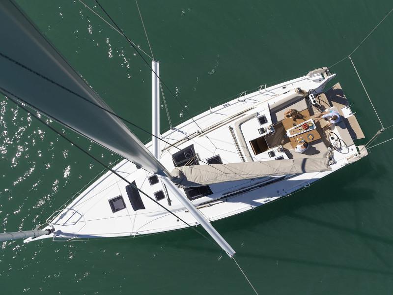 Book yachts online - sailboat - Dufour 430 - Victoria - rent