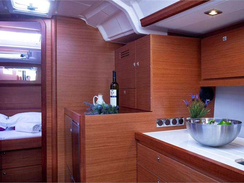 Book yachts online - sailboat - Dufour 430 - Victoria - rent