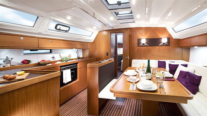 Book yachts online - sailboat - Bavaria 46 Cruiser - BARCELONA - rent