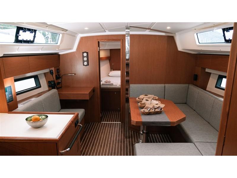 Book yachts online - sailboat - Bavaria C42 - NOMAD - rent