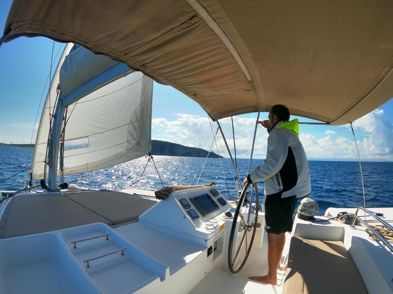 Book yachts online - catamaran - Lagoon 450  Flybridge - Zia Nella - rent
