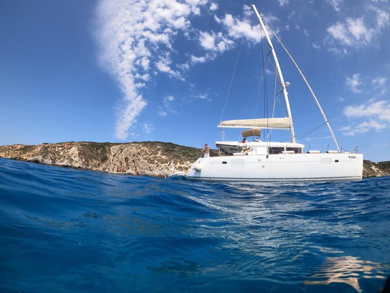 Book yachts online - catamaran - Lagoon 450  Flybridge - Zia Nella - rent