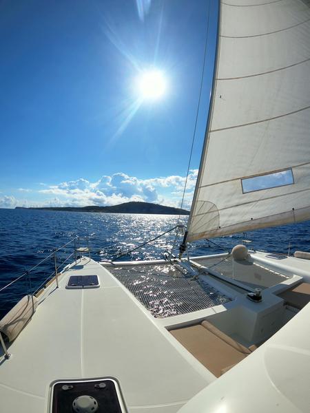 Book yachts online - catamaran - Lagoon 450  Flybridge - Zia Nella - rent