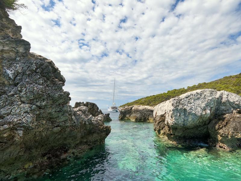 Book yachts online - catamaran - Lagoon 450  Flybridge - Zia Nella - rent