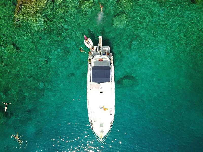 Book yachts online - motorboat - Raffaelli Storm 47S - Isla Balula - rent