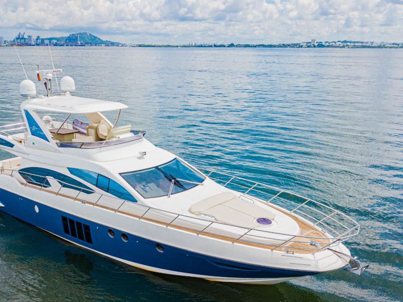 Book yachts online - motorboat - Azimut 64 Flybridge - Copacceti - rent