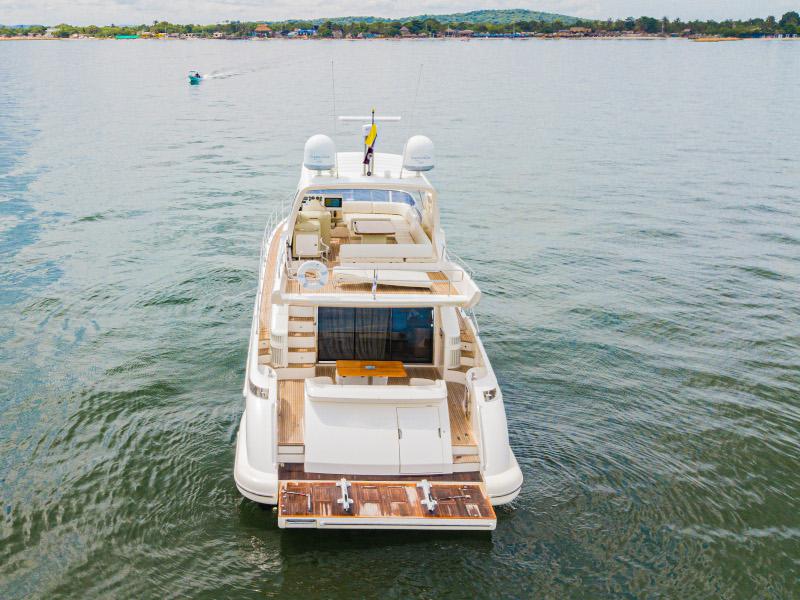 Book yachts online - motorboat - Azimut 64 Flybridge - Copacceti - rent