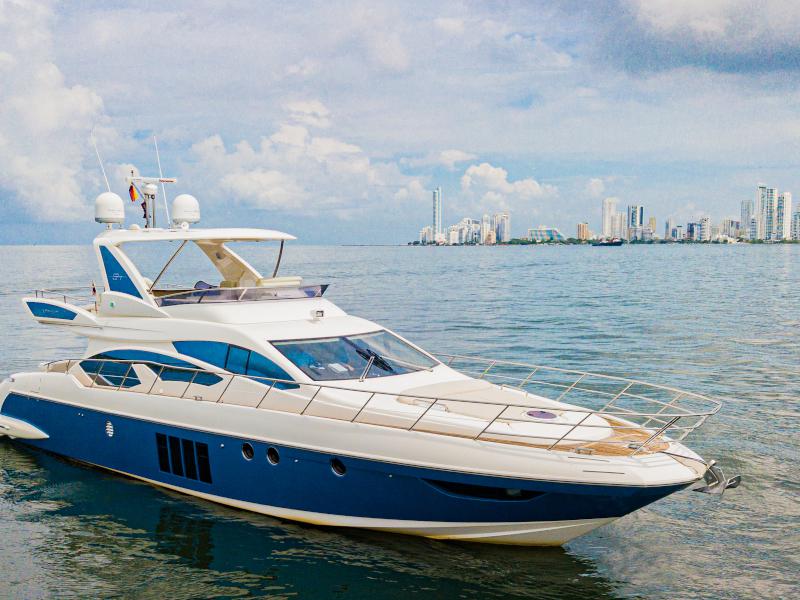 Book yachts online - motorboat - Azimut 64 Flybridge - Copacceti - rent